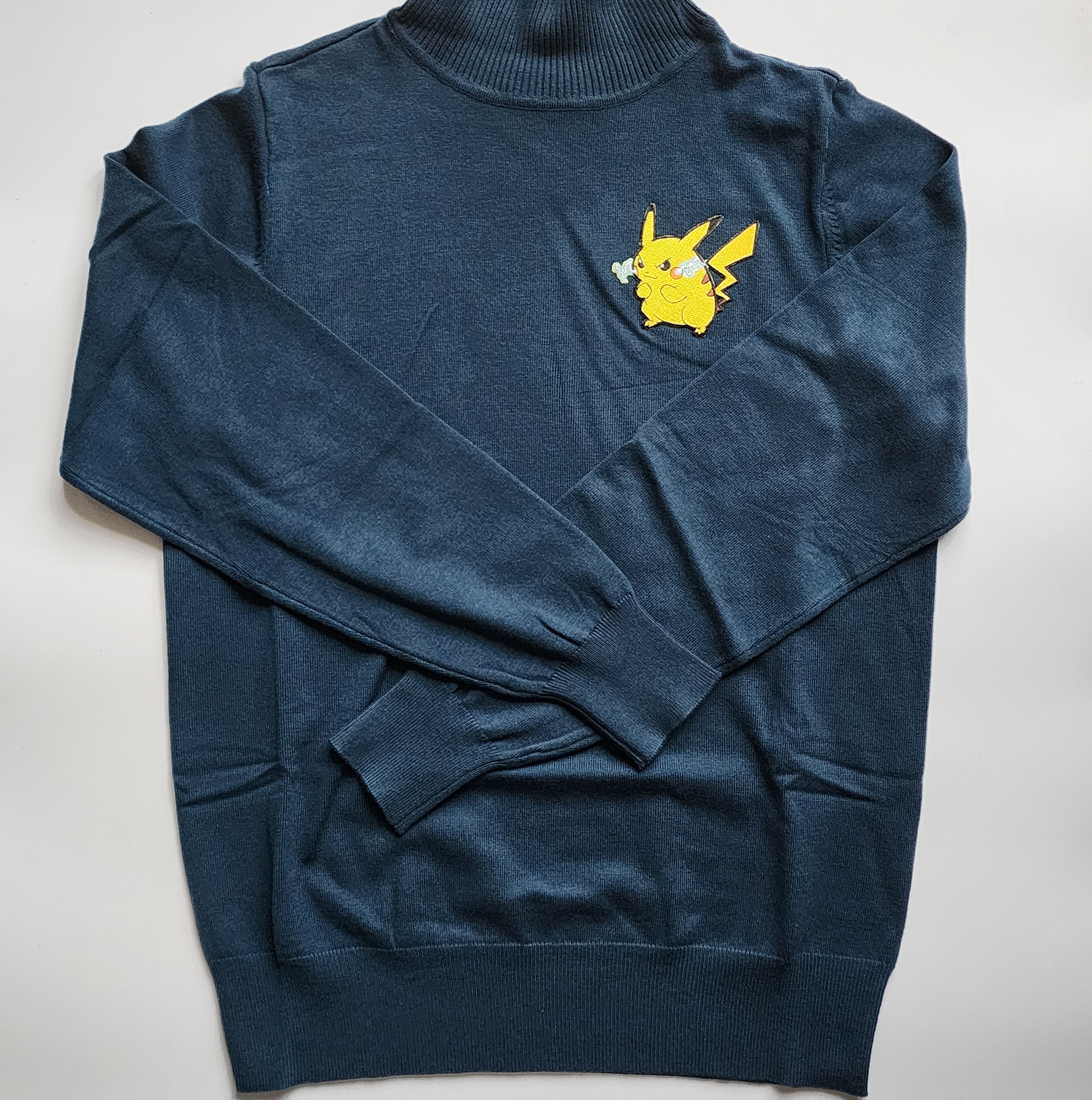 025 Embroidered Turtleneck Sweatshirt – AKIRA WORLD